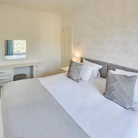 Host & - Glenfield Terrace * Loftus